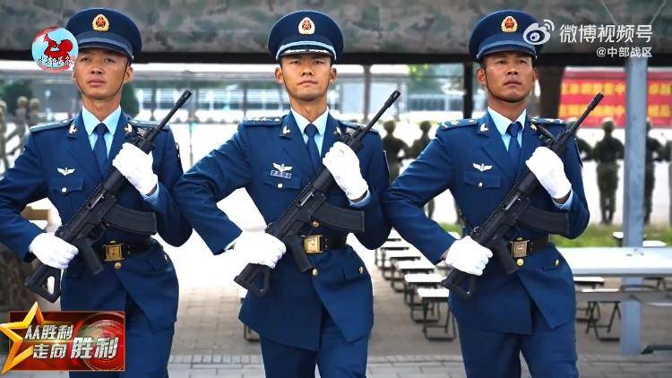 九三阅兵倒计时5天<strong></p>
<p>okt实时</strong>！空中梯队多型新机将首次受阅 队员练就“米秒不差”