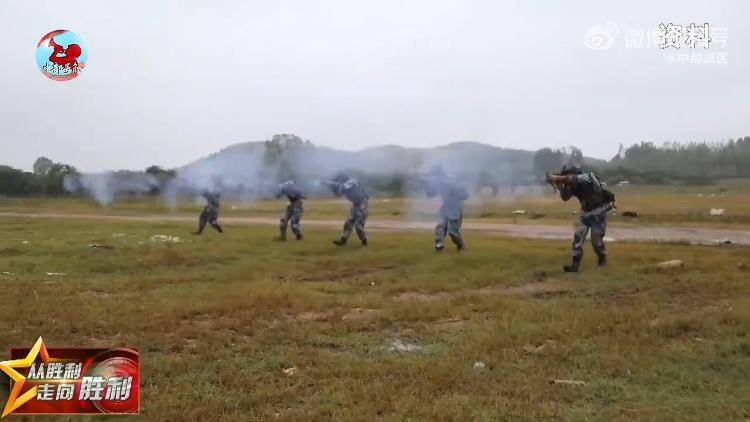 九三阅兵倒计时5天<strong></p>
<p>okt实时</strong>！空中梯队多型新机将首次受阅 队员练就“米秒不差”