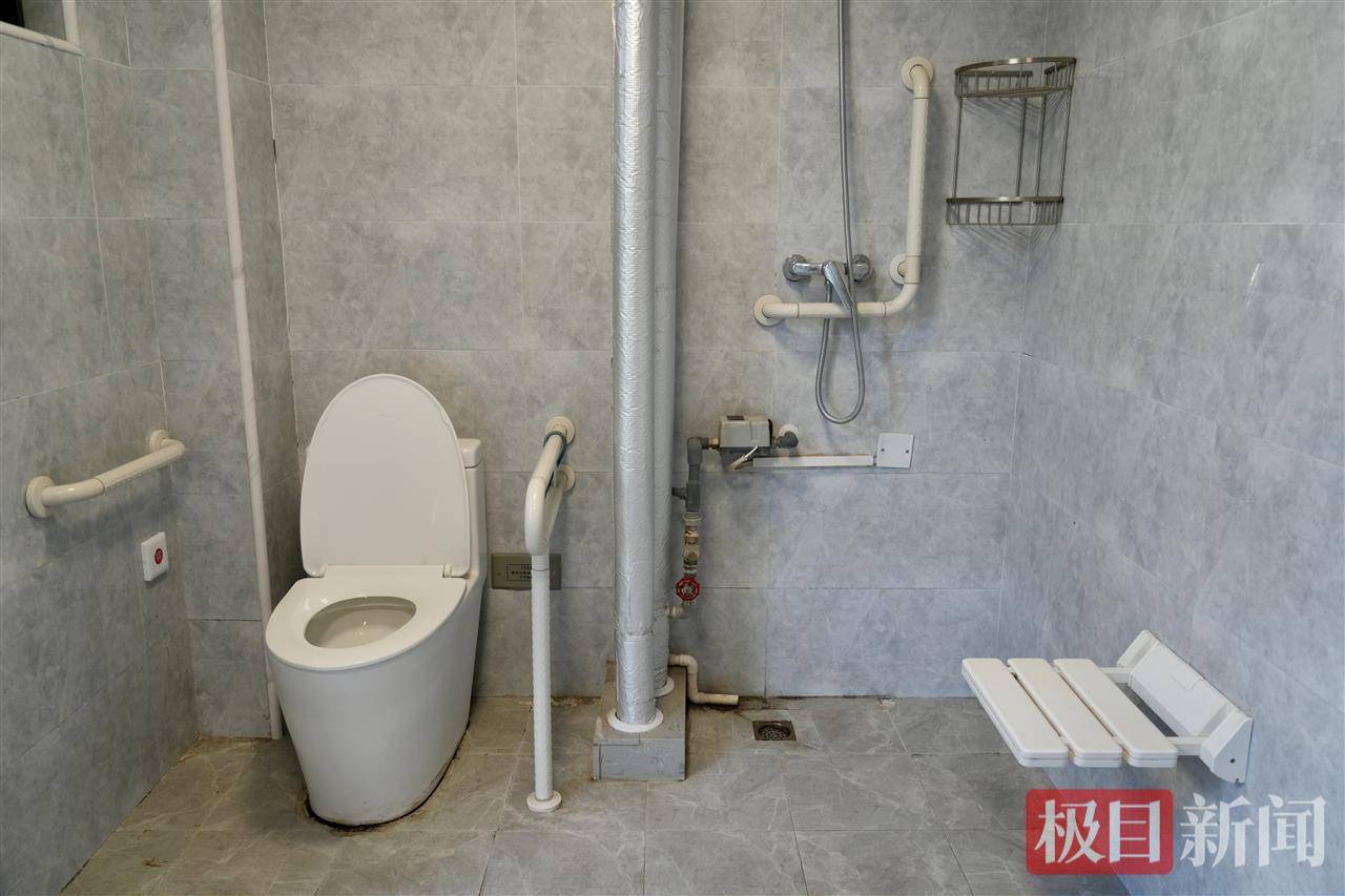 “玻璃娃娃”田艳青踏入武大校园！校方准备无障碍宿舍<strong></p>
<p>okx</strong>，母亲能同寝陪读