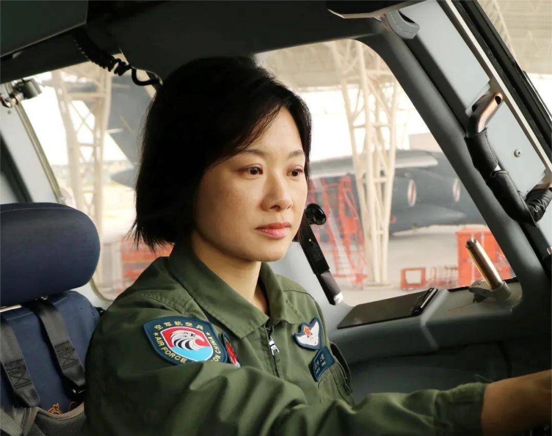 阅兵最帅女机长<strong></p>
<p>shib币价格今日行情</strong>，是她！