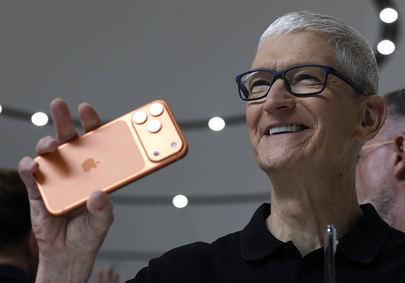iPhone 17只是开始！苹果将陆续推出10款新品<strong></p>
<p>shib可以涨到一美元</strong>，首款无显示屏智能眼镜也将亮相