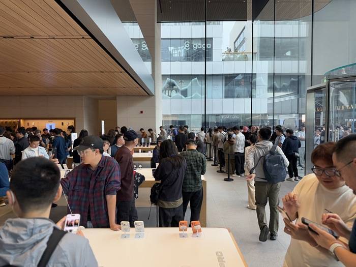 iPhone 17正式开售<strong></p>
<p>shib价格</strong>，橙色Pro Max黄牛最高加价1500元