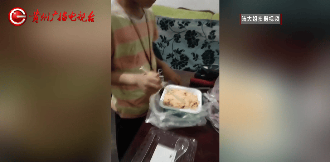 心酸！12岁男孩“独居”贵阳一安置房内<strong></p>
<p>shib价格</strong>，父亲回应：迫于无奈，因为……