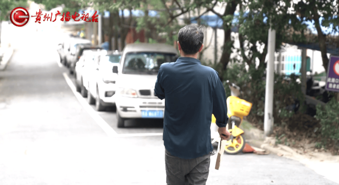 心酸！12岁男孩“独居”贵阳一安置房内<strong></p>
<p>shib价格</strong>，父亲回应：迫于无奈，因为……