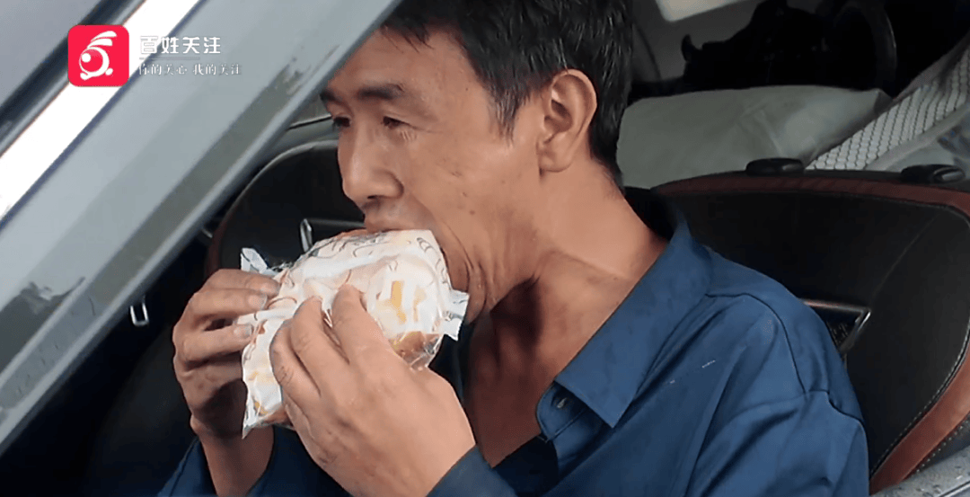 心酸！12岁男孩“独居”贵阳一安置房内<strong></p>
<p>shib价格</strong>，父亲回应：迫于无奈，因为……