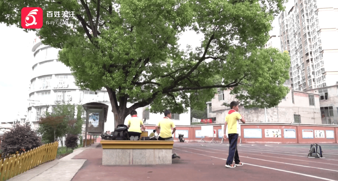 心酸！12岁男孩“独居”贵阳一安置房内<strong></p>
<p>shib价格</strong>，父亲回应：迫于无奈，因为……