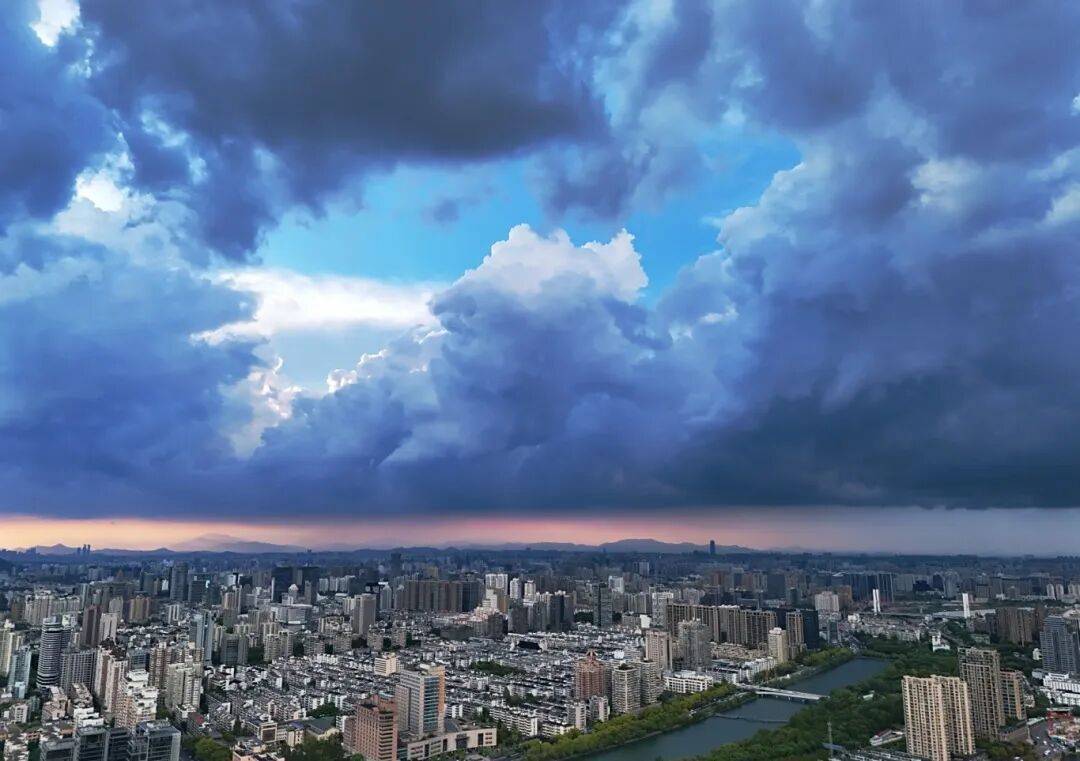 确认了：17级<strong></p>
<p>shib</strong>！大范围影响杭州！明天更猛...