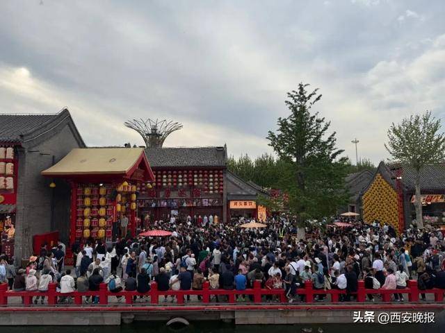 “聪明的人已经提前出发了”<strong></p>
<p>tp钱包官方下载</strong>，结果高速上全是聪明人！