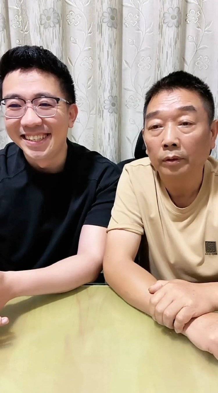 章莹颖男友国庆探望章父并协助直播<strong></p>
<p>tp钱包下载</strong>,网友劝其早点结婚,本人回应