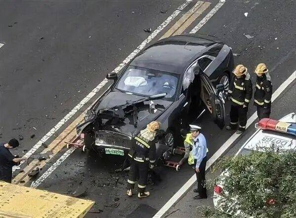 陈震谈劳斯莱斯车祸后续:对方为网约车<strong></p>
<p>tp钱包官网下载</strong>,已联系到伤者家属,会全力支付应该负担的赔偿