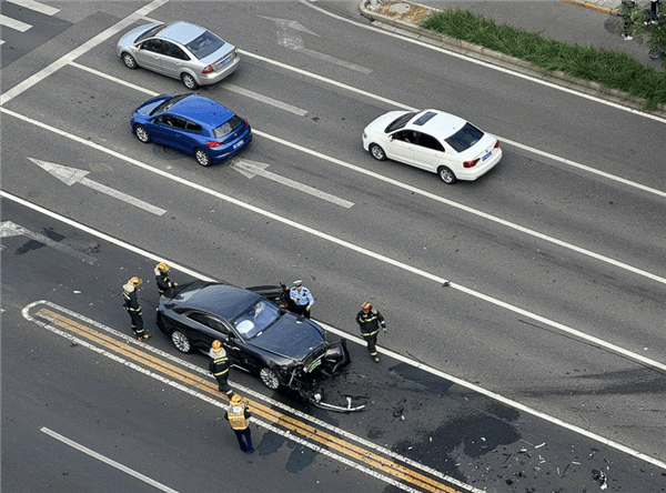 陈震谈劳斯莱斯车祸后续:对方为网约车<strong></p>
<p>tp钱包官网下载</strong>,已联系到伤者家属,会全力支付应该负担的赔偿