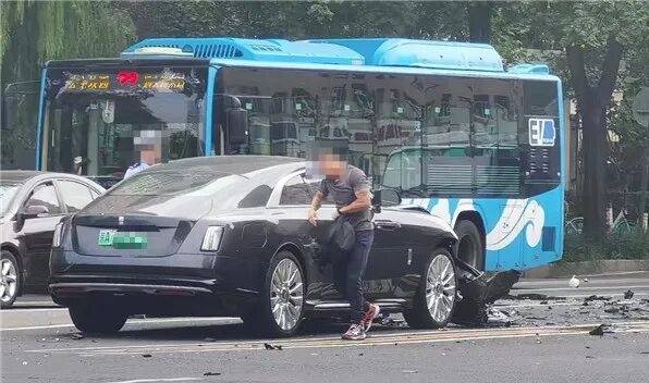 陈震谈劳斯莱斯车祸后续:对方为网约车<strong></p>
<p>tp钱包官网下载</strong>,已联系到伤者家属,会全力支付应该负担的赔偿