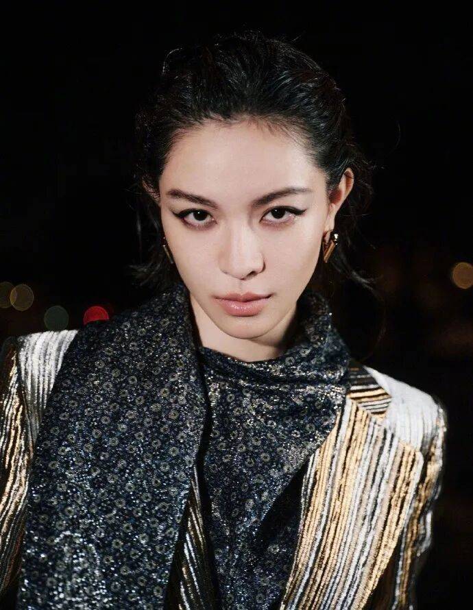 时装周上的女明星<strong></p>
<p>tp钱包官网下载</strong>,秋冬氛围感一键封顶!