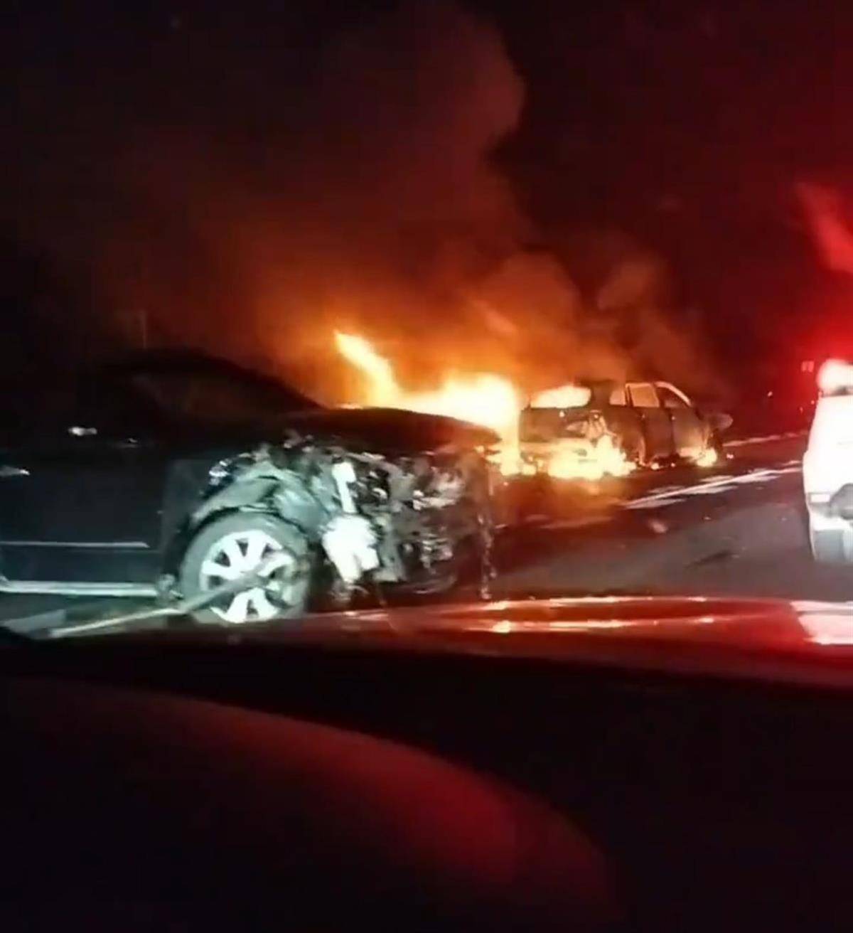 深南高速一车祸致2死3伤<strong></p>
<p>tp钱包官网</strong>，一位目击者称车上有甩棍没有当场施救，事后得知两人死亡他“觉得好惭愧”