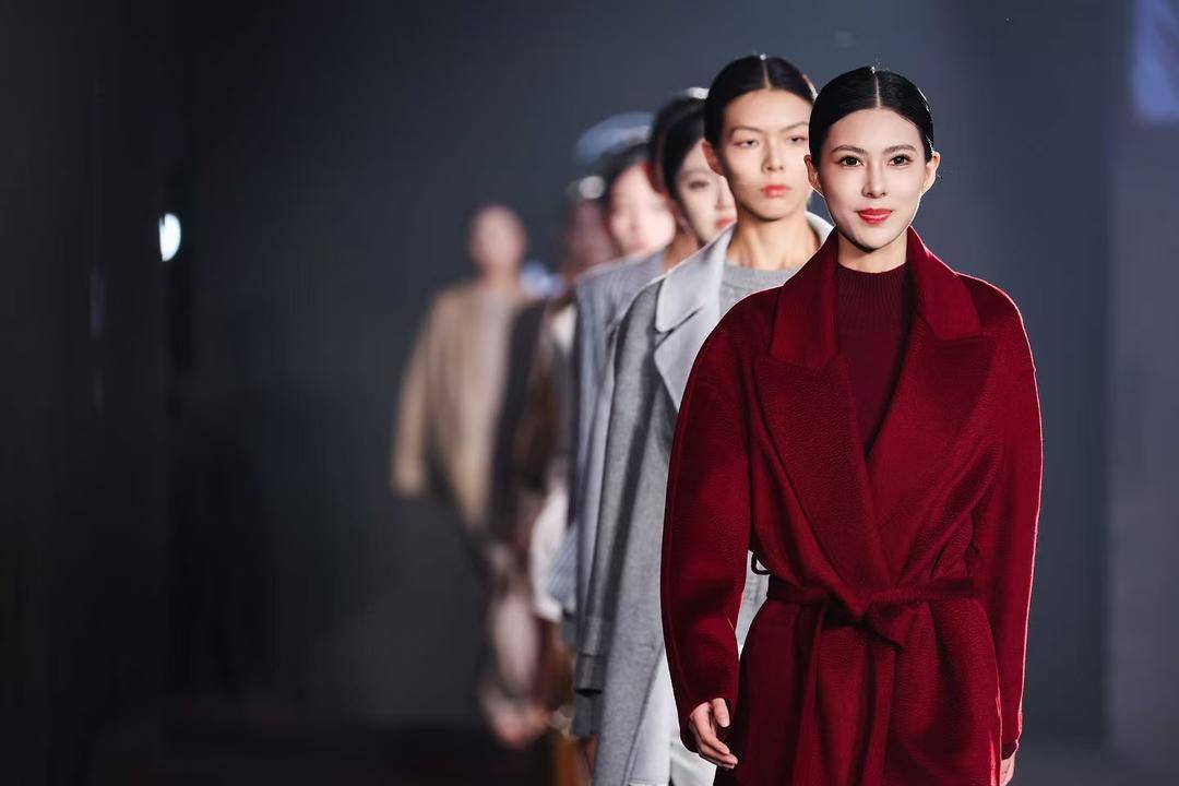 非遗惊艳、萌娃抢镜、大码模特出圈<strong></p>
<p>tp钱包官方网站</strong>!南京国际时尚周看点太密