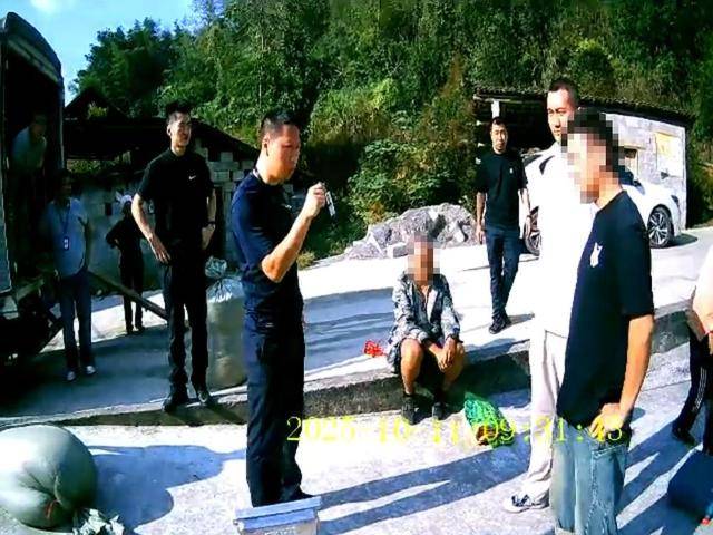 100斤玉米上秤秒变60斤?贵州一村民遭“鬼秤”骗粮!民警出手<strong></p>
<p>tp钱包在国内合法吗</strong>,5人被拘