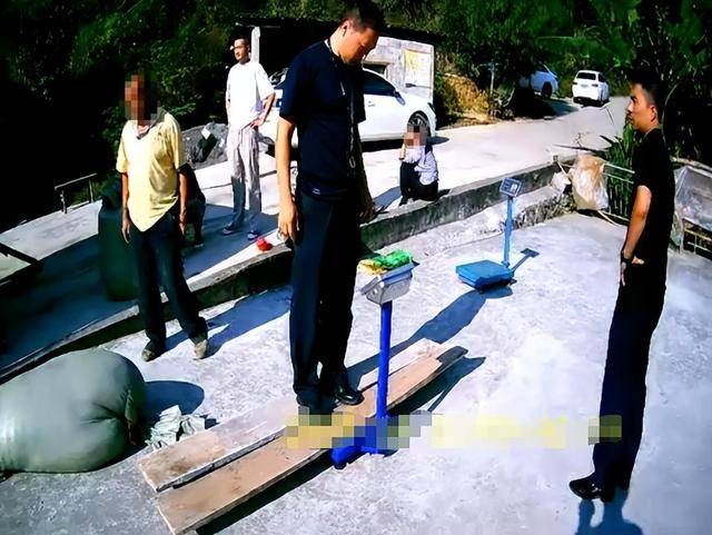 100斤玉米上秤秒变60斤?贵州一村民遭“鬼秤”骗粮!民警出手<strong></p>
<p>tp钱包在国内合法吗</strong>,5人被拘