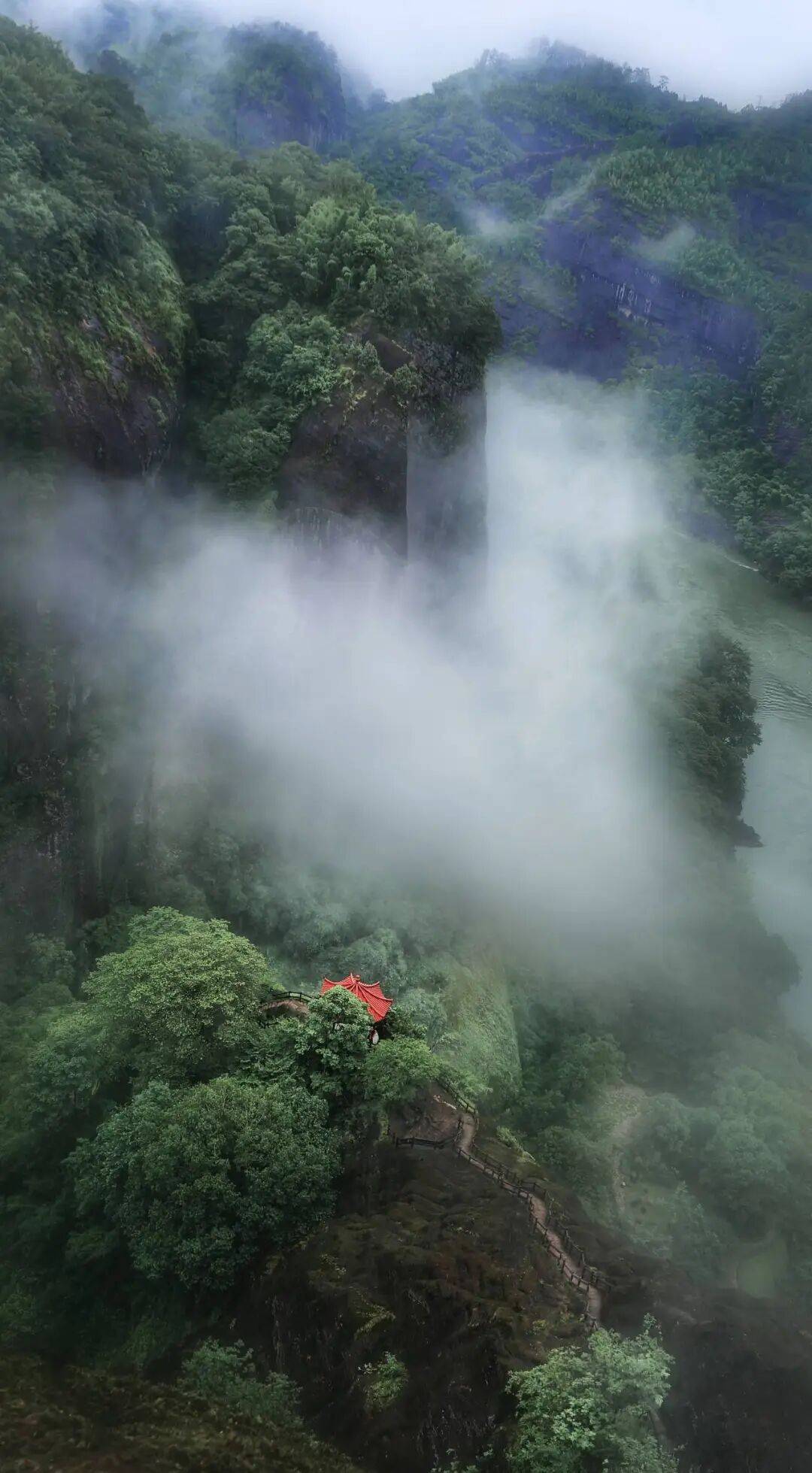 为什么年轻人迷上了爬山？ | 秋高气爽<strong></p>
<p>tp钱包app下载安装</strong>，是时候出发了→