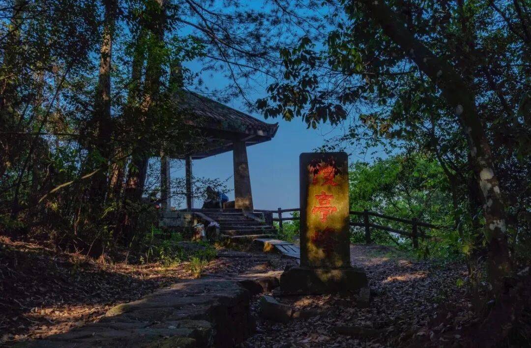 为什么年轻人迷上了爬山？ | 秋高气爽<strong></p>
<p>tp钱包app下载安装</strong>，是时候出发了→