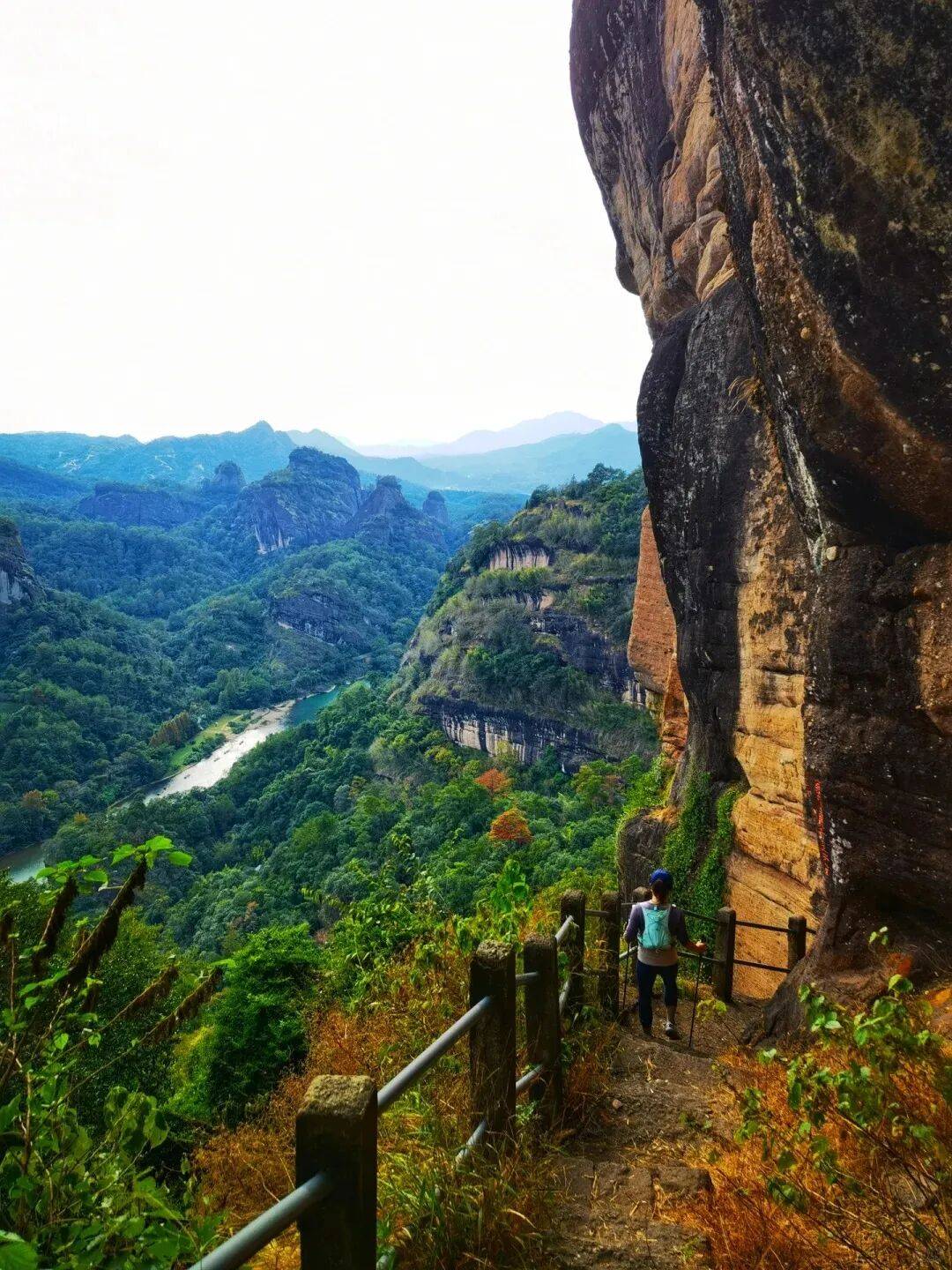 为什么年轻人迷上了爬山？ | 秋高气爽<strong></p>
<p>tp钱包app下载安装</strong>，是时候出发了→