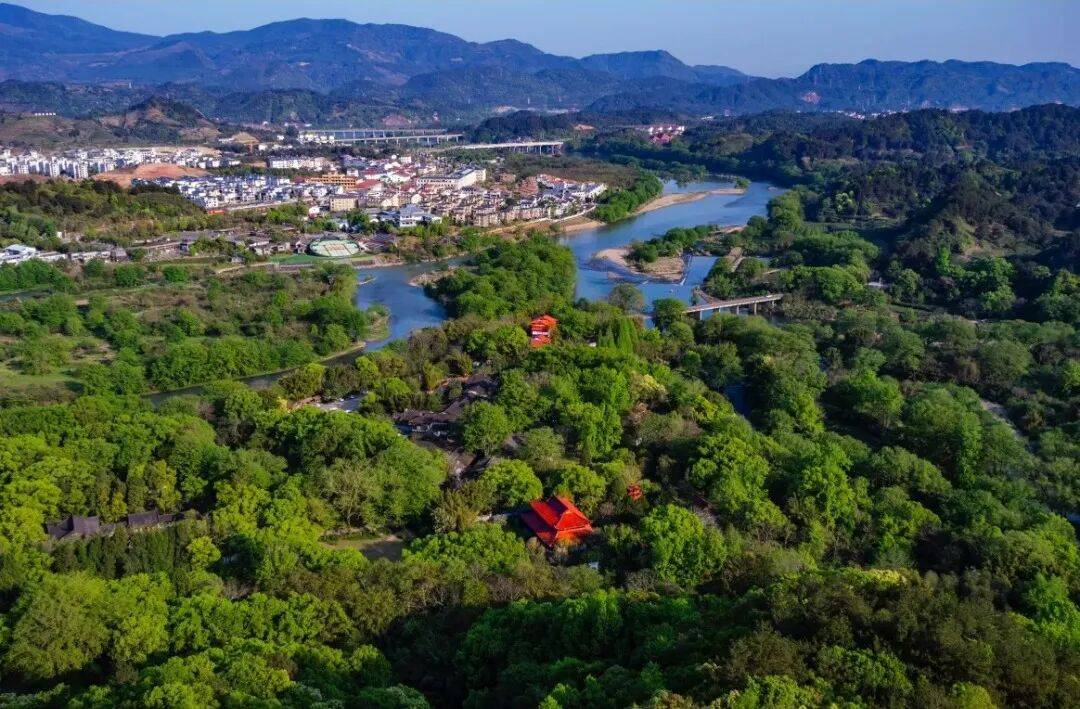 为什么年轻人迷上了爬山？ | 秋高气爽<strong></p>
<p>tp钱包app下载安装</strong>，是时候出发了→