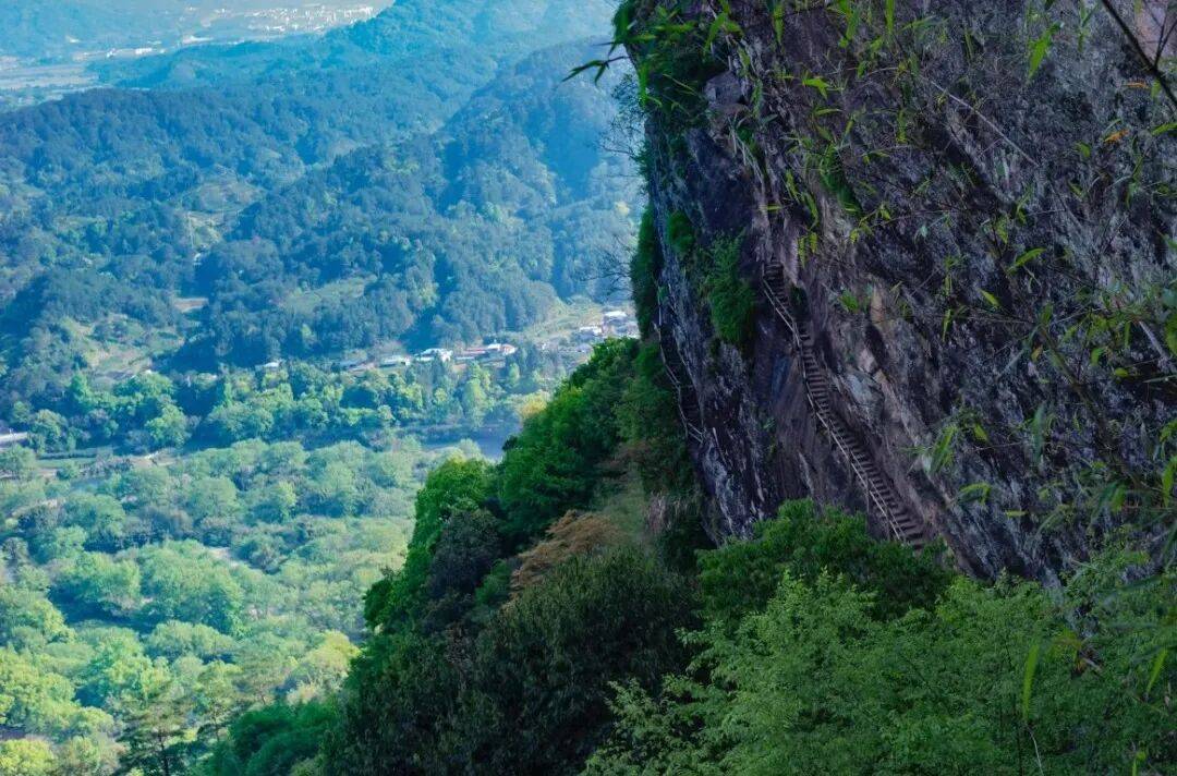 为什么年轻人迷上了爬山？ | 秋高气爽<strong></p>
<p>tp钱包app下载安装</strong>，是时候出发了→