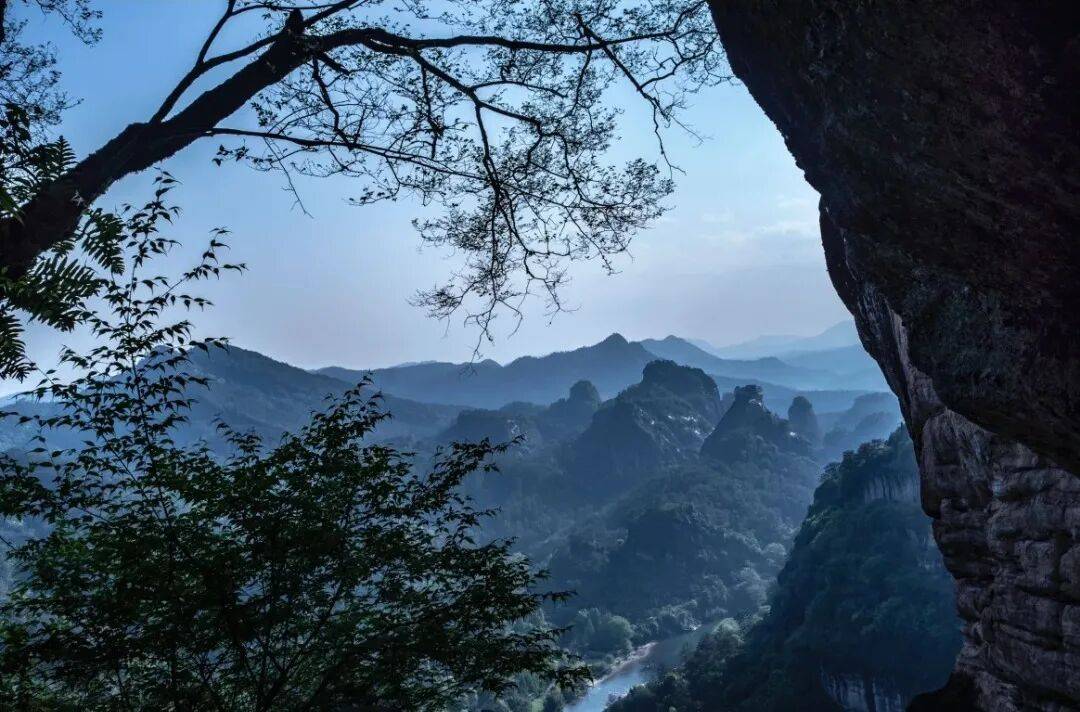 为什么年轻人迷上了爬山？ | 秋高气爽<strong></p>
<p>tp钱包app下载安装</strong>，是时候出发了→