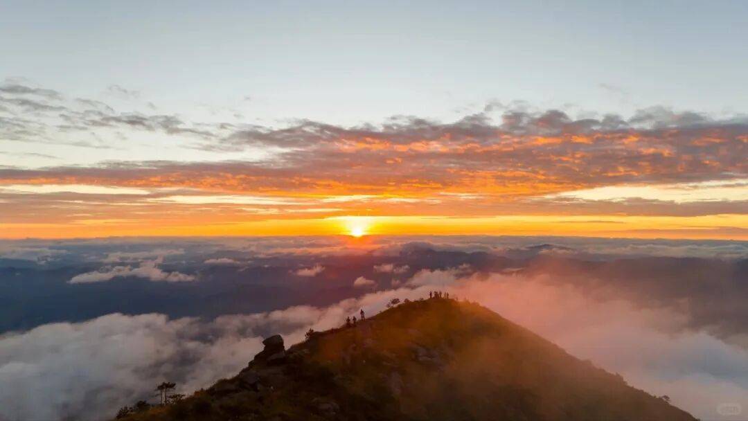 为什么年轻人迷上了爬山？ | 秋高气爽<strong></p>
<p>tp钱包app下载安装</strong>，是时候出发了→