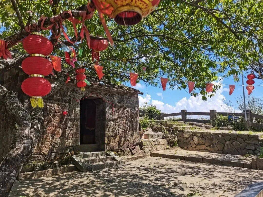 为什么年轻人迷上了爬山？ | 秋高气爽<strong></p>
<p>tp钱包app下载安装</strong>，是时候出发了→