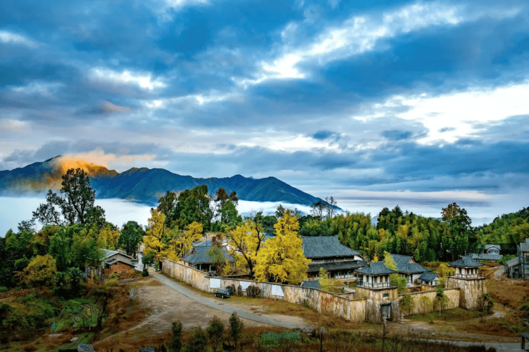 为什么年轻人迷上了爬山？ | 秋高气爽<strong></p>
<p>tp钱包app下载安装</strong>，是时候出发了→