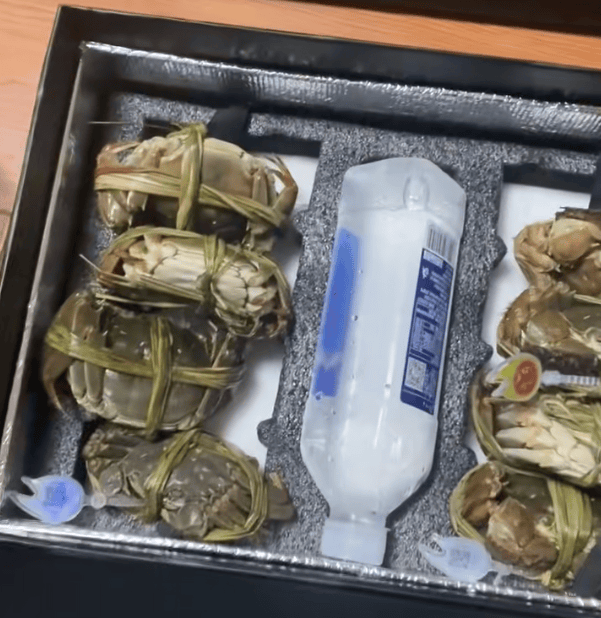 消费者花400元买到臭蟹客服建议蘸醋吃<strong></p>
<p>tp钱包app下载安装</strong>，“包退包赔”的售后执行严苛，网红蟹太太信任危机凸显，被协会除名屡遭行政处罚