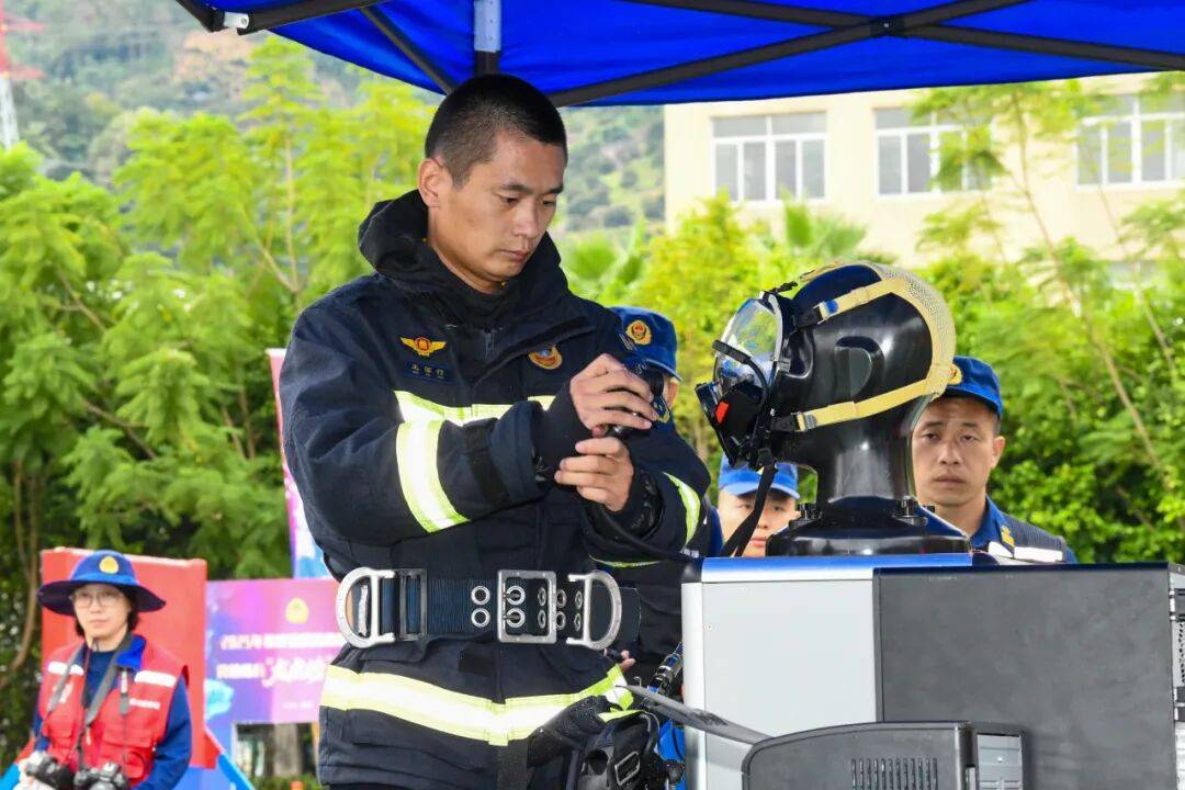 燃动赛场<strong></p>
<p>trx app最新版本</strong>!三明消防激战 2025全省岗位练兵“龙虎榜”比武