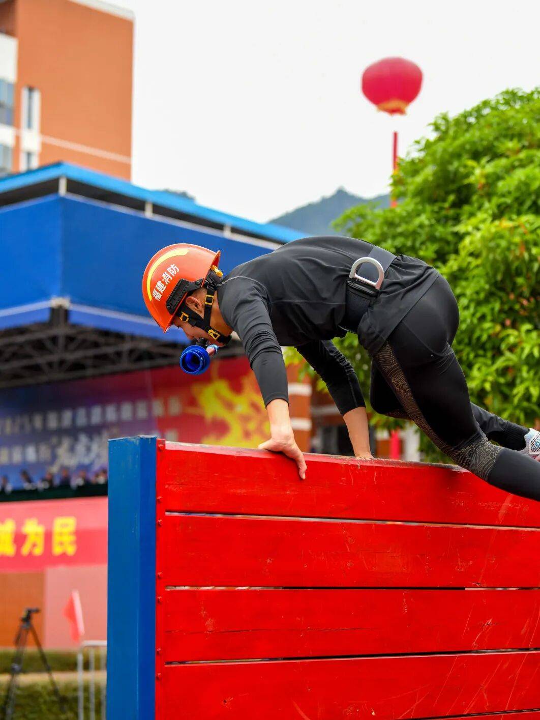 燃动赛场<strong></p>
<p>trx app最新版本</strong>!三明消防激战 2025全省岗位练兵“龙虎榜”比武