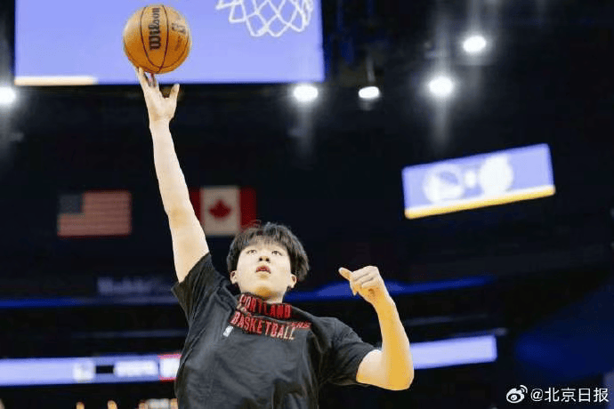 杨瀚森迎NBA常规赛首秀<strong></p>
<p>trx app最新版本</strong>,两罚全中拿到个人NBA生涯首分;此前出场时播音字幕都是中文