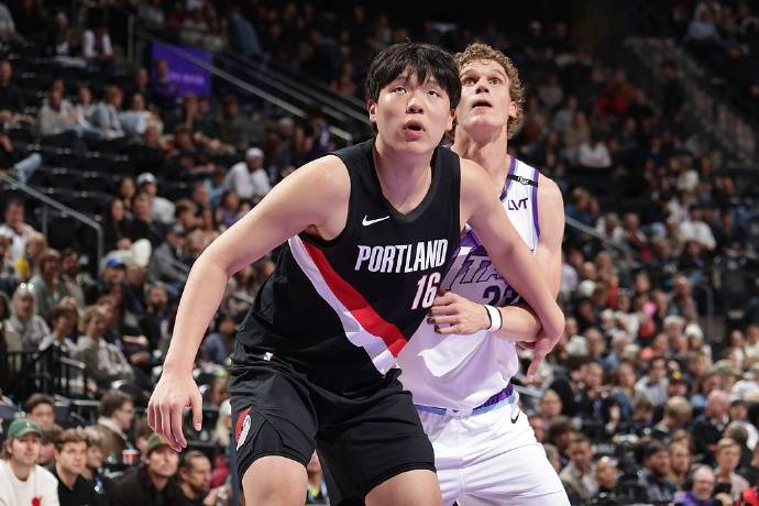 杨瀚森迎NBA常规赛首秀<strong></p>
<p>trx app最新版本</strong>,两罚全中拿到个人NBA生涯首分;此前出场时播音字幕都是中文