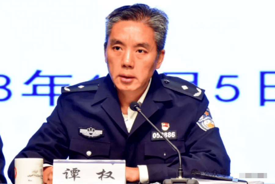 谭权任公安部部长助理<strong></p>
<p>trx app最新版本</strong>,曾任海淀区副区长