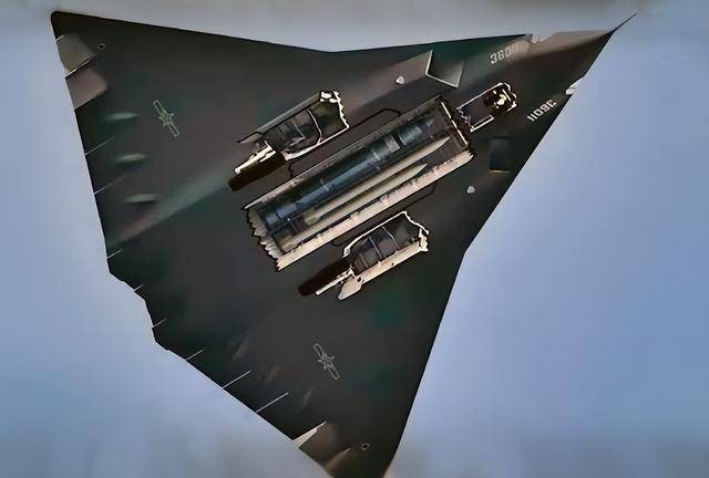 “歼-36”二号机曝光<strong></p>
<p>usdt</strong>,多个设计被调整,中美六代机进展高下立判