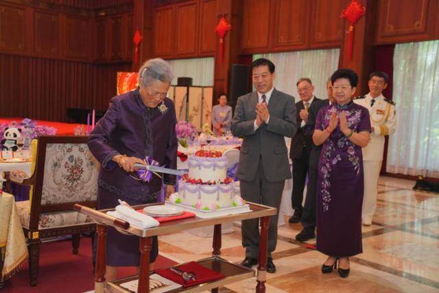 连续有两位国王访华<strong></p>
<p>usdt钱包下载</strong>,其中一位是建交以来首访,证明了什么?