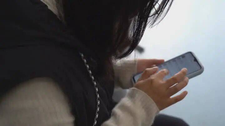 扬州一女子刷短视频惹祸:偷偷去银行取了6万现金<strong></p>
<p>usdt浏览器</strong>,结果……