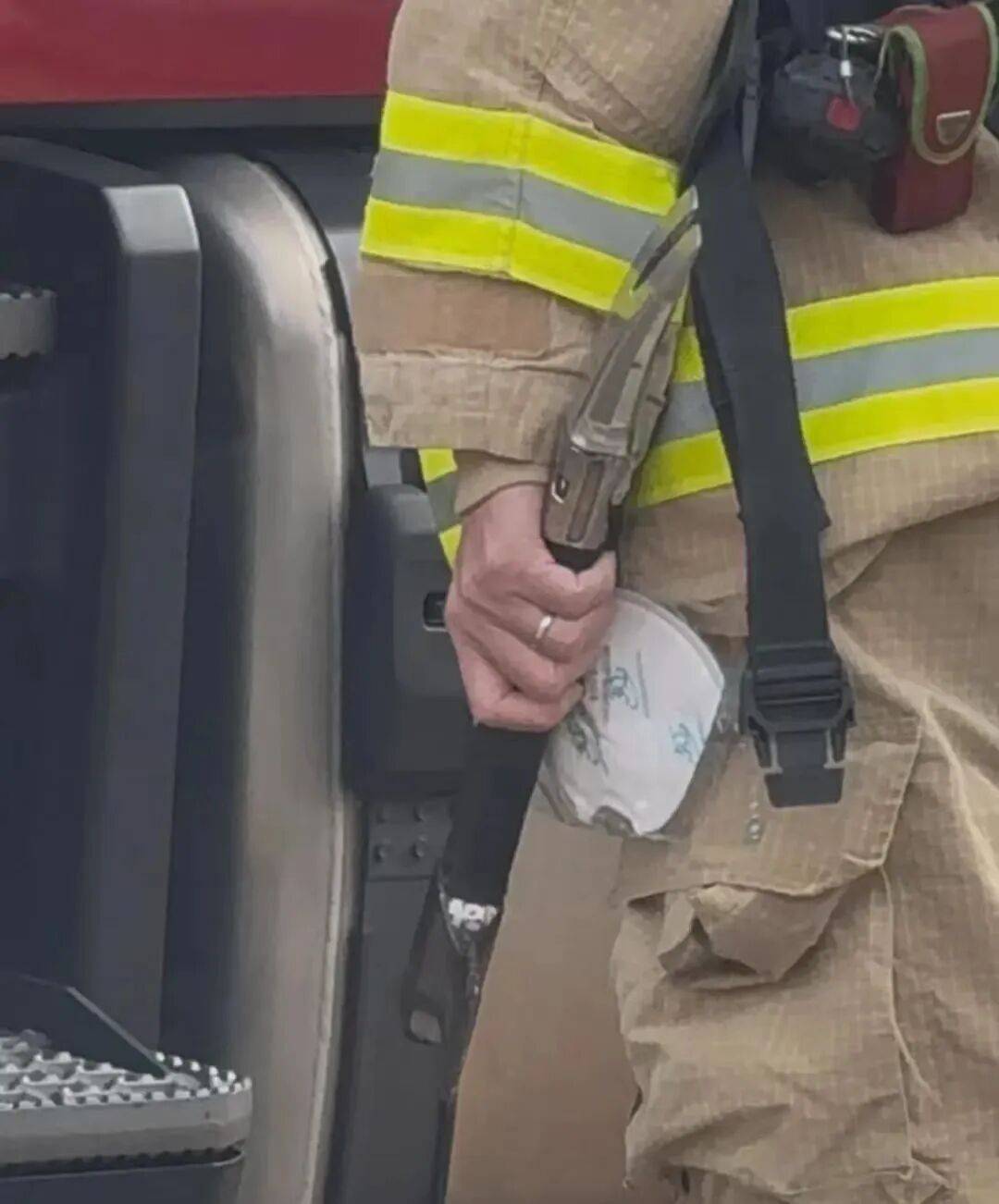 已致94人遇难<strong></p>
<p>usdt支付</strong>，李家超：望内地协助！廉政公署：或涉贪污！这一幕令人破防