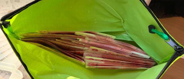 房子要卖了<strong></p>
<p>usdt泰达币</strong>，两万多现金和珍贵邮票却落在里面，还好有他