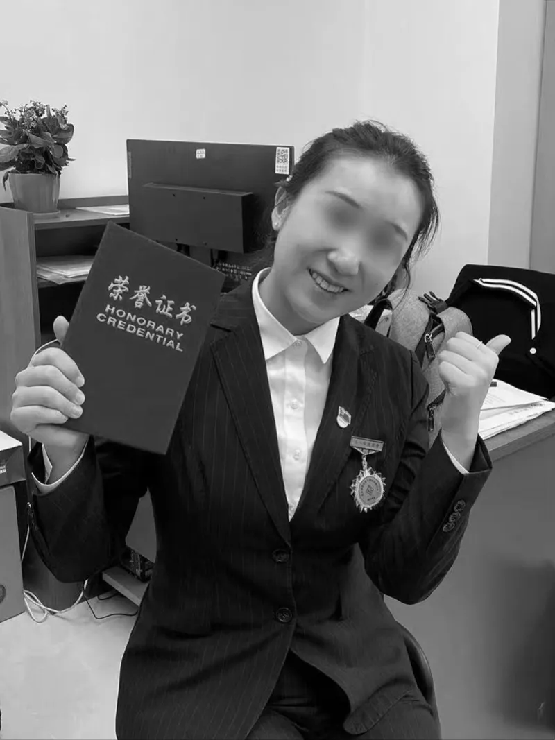 28岁女子被高空抛砖砸中离世<strong></p>
<p>usdt泰达币</strong>,凶手被判处死刑;家属起诉事发地物业等单位:凶手6天里多次高空抛物