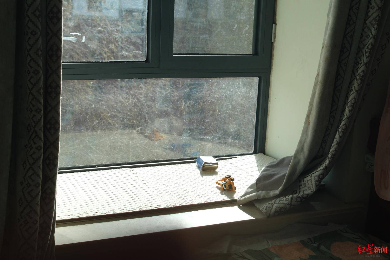 8岁自闭症男童苍山走失后身亡 深陷漩涡的父母:<strong></p>
<p>比特儿下载</strong>我们全家都在用爱托举这个孩子丨2025未完待续