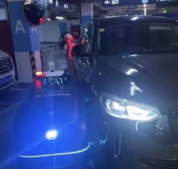 小区地库里出车祸<strong></p>
<p>比特儿海外</strong>，女子惊呆了：对方竟然不是人！更糟心的是...