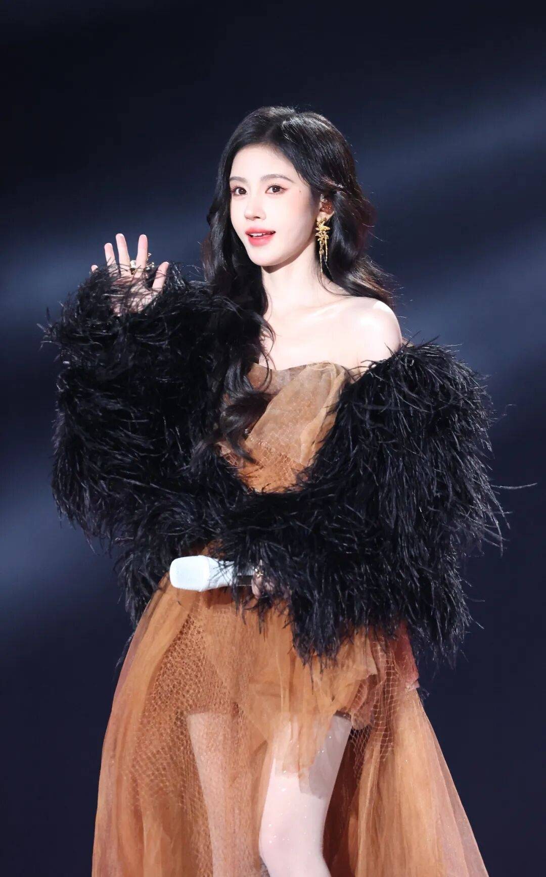 丝芭传媒称鞠婧祎多次编造谎言<strong></p>
<p>比特儿交易平台</strong>，“涉嫌严重经济犯罪”，将择日全网公开实名举报