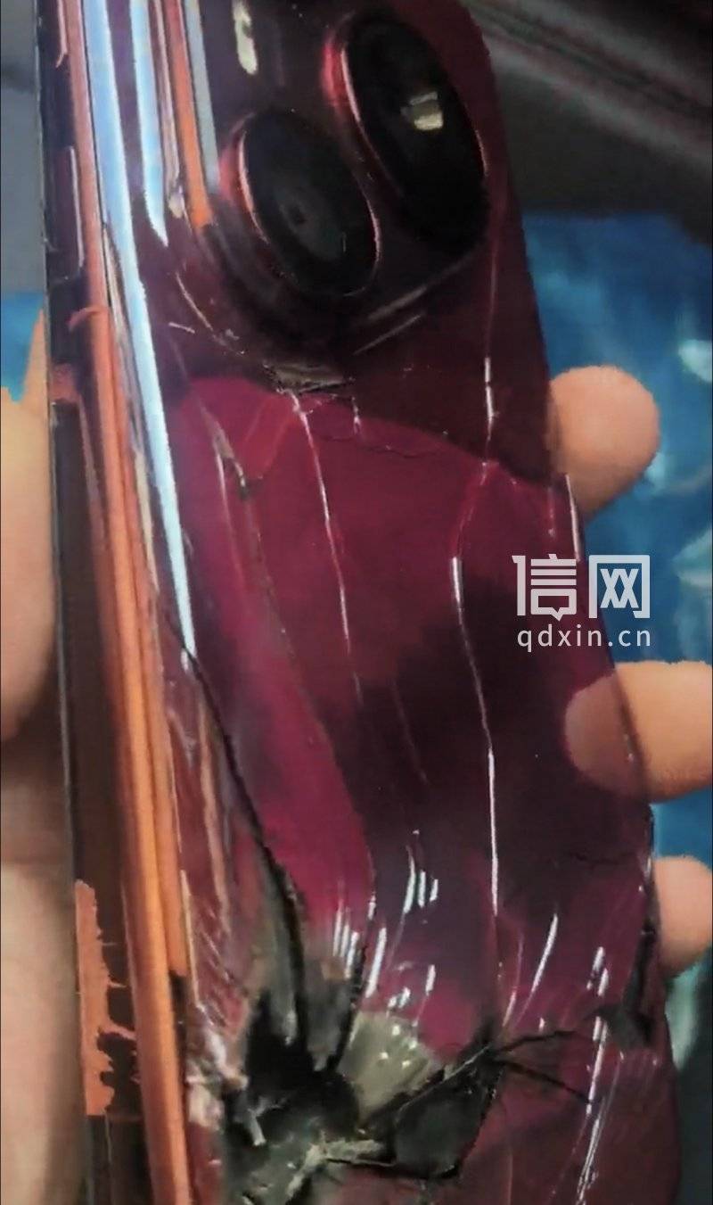 华为新手机充电时电池爆了 售后凭照片认定“外力所致”拒保 消费者：难道我买的是摔炮<strong></p>
<p>比特儿官网</strong>？