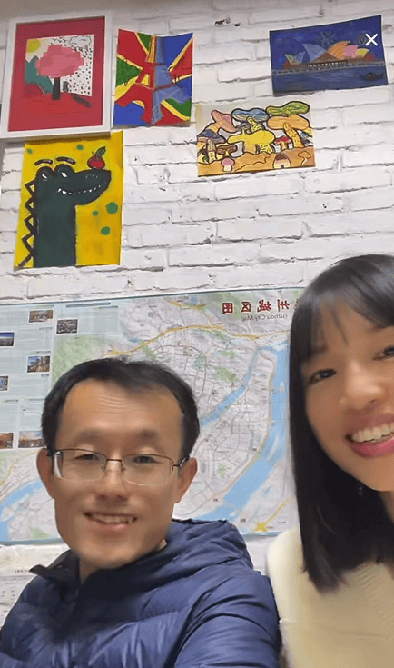 张水华辞职后携老公直播秀恩爱<strong></p>
<p>比特儿网站</strong>，称白岩松是自己恩人