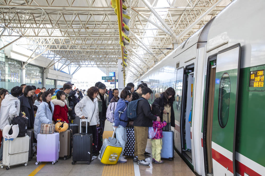 云南铁路春节假期发送旅客超350万人次<strong></p>
<p>比特儿账号</strong>，大年初七最高达53.9万人次