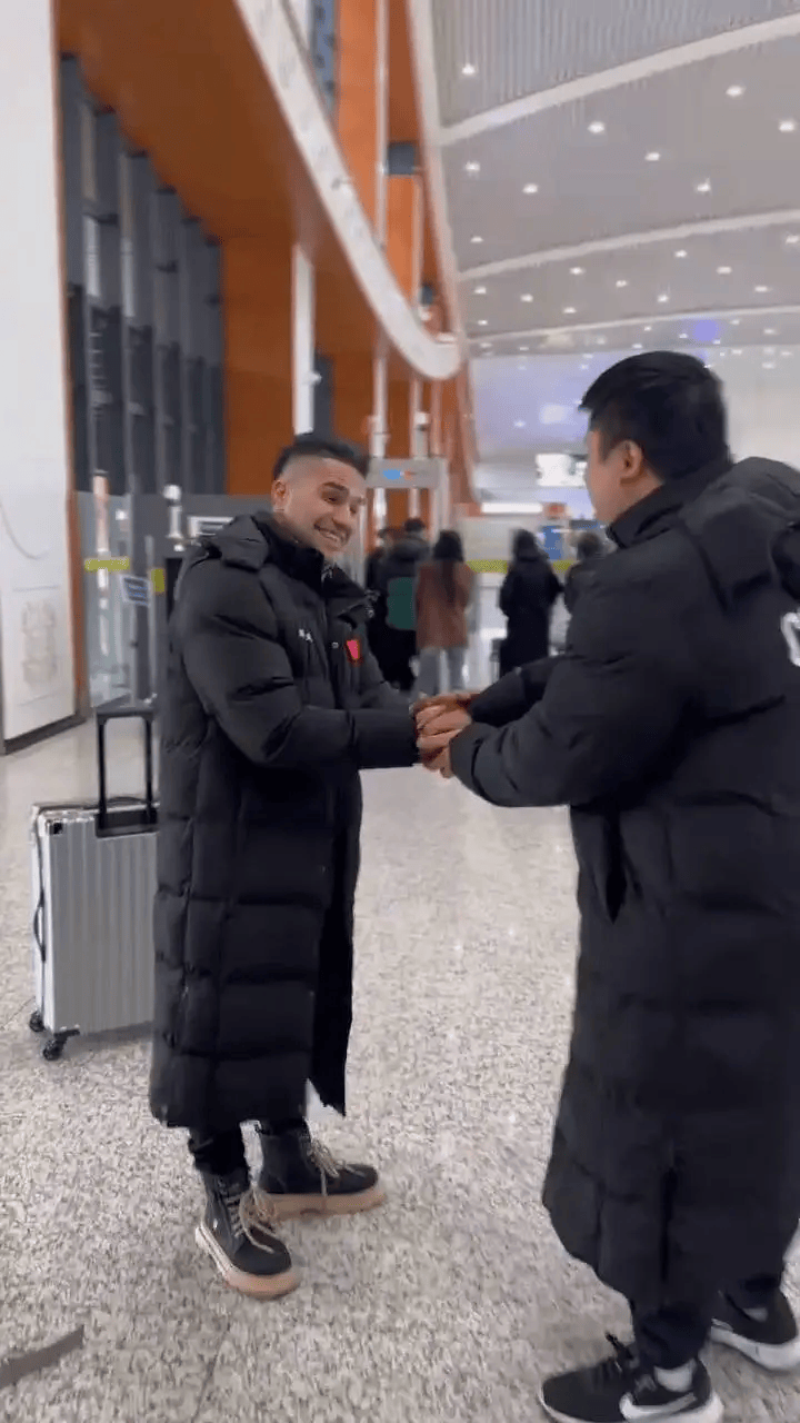 大量境外伊朗人逆行回国：不会抛下祖国自己逃命<strong></p>
<p>比特儿手机版</strong>，为了保卫祖国战斗到底